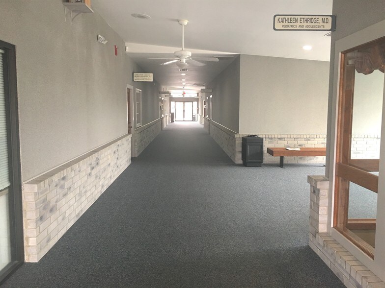 More Photos Of 515 N King St, Seguin Medical For Sale