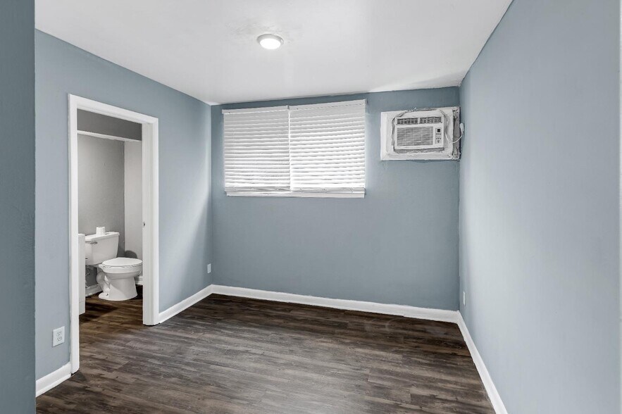 More Photos Of 1320 Parrett St, Evansville Apartments For Sale