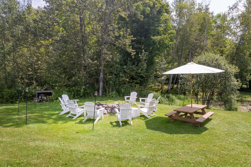 More Photos Of 54 Red Clover Ln, Mendon Hotel For Sale