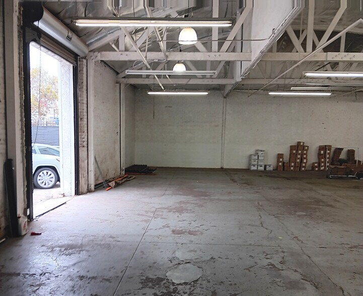 More Photos Of 308 W 14th St, Los Angeles Warehouse For Lease