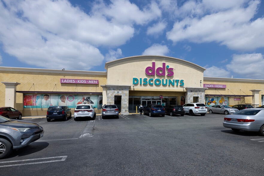 More Photos Of 14701-14729 Rinaldi St, San Fernando Unknown For Lease