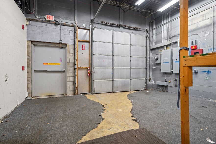 More Photos Of 628 Belmont St, Brockton Freestanding For Lease