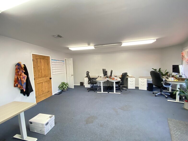 More Photos Of 2731-35 Lemon Grove Ave, Lemon Grove Flex For Lease