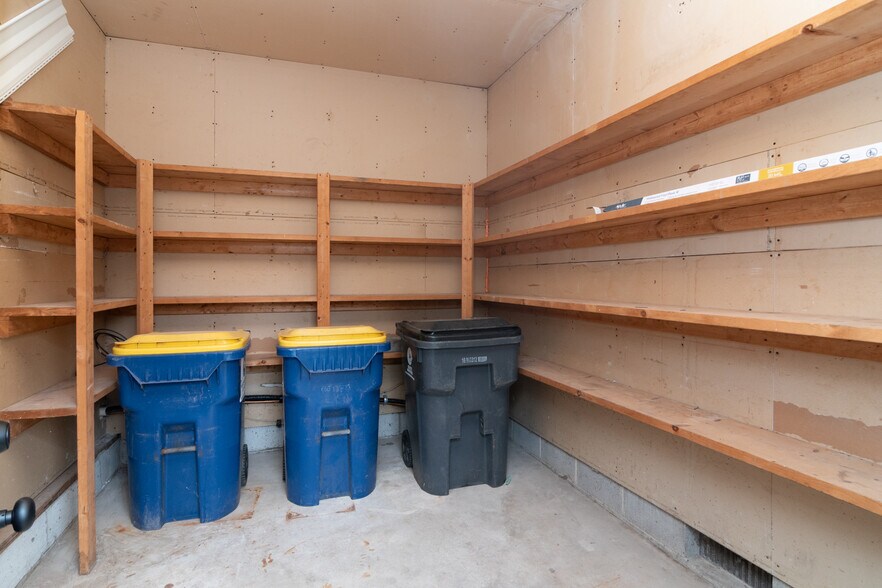 More Photos Of 105 E Adams St, Georgetown Apartments For Sale