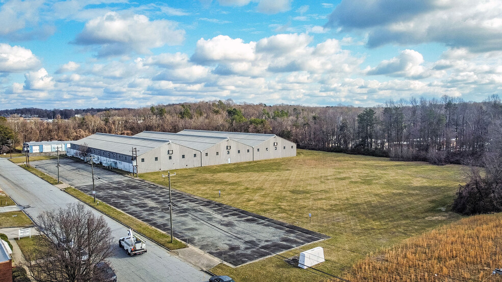 Primary Photo Of 140 Blue Bell Rd, Greensboro Warehouse For Lease