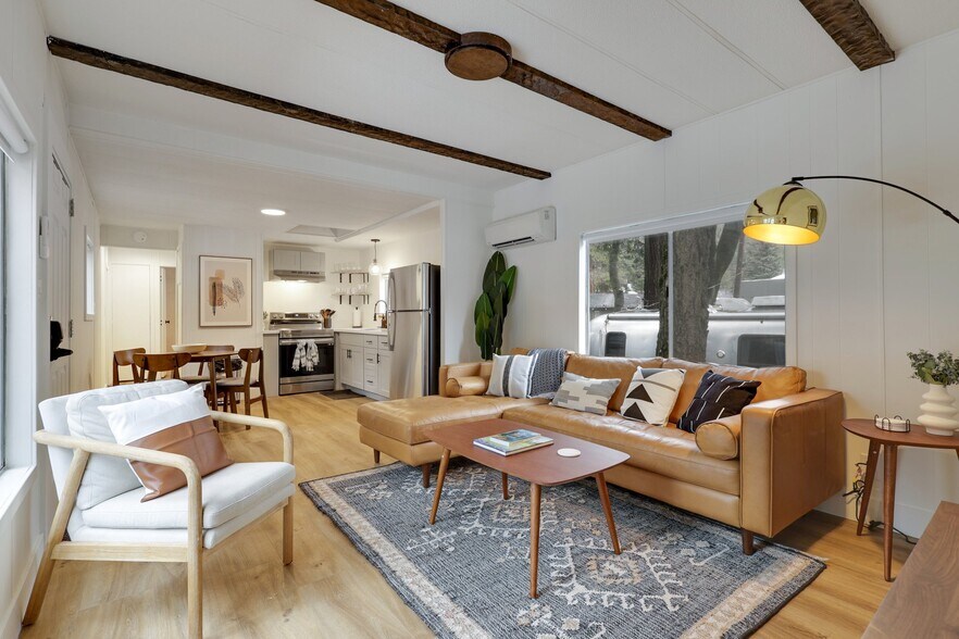 More Photos Of 4727 Dunsmuir Ave, Dunsmuir Hotel For Sale