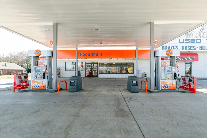 More Photos Of 508 Henslee Dr, Dickson Service Station For Sale