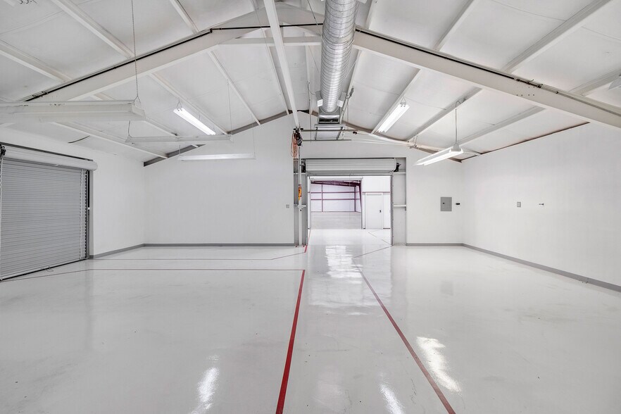 More Photos Of 4111 W State Highway 29, Georgetown Warehouse For Sale