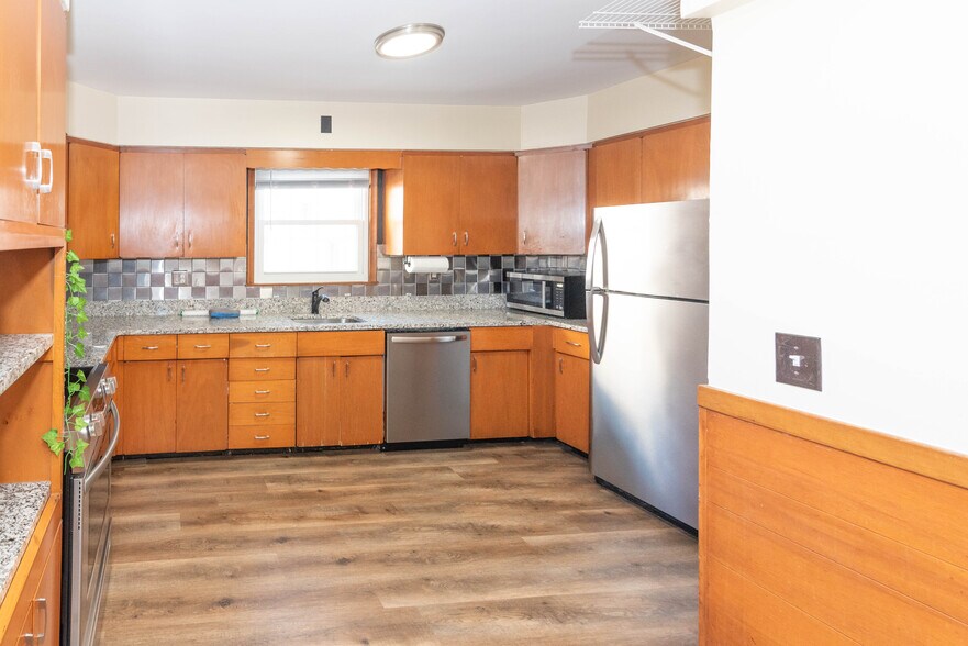 More Photos Of , Arbutus Multifamily For Sale
