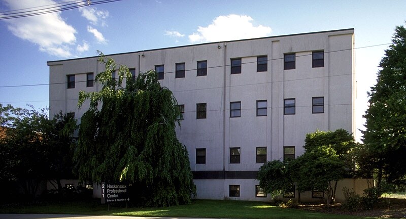 More Photos Of 211 Essex St, Hackensack Medical For Lease