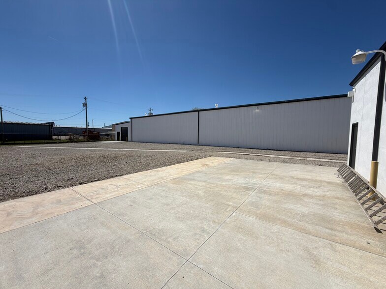 More Photos Of 11244 E 55th Pl, Tulsa Manufacturing For Lease