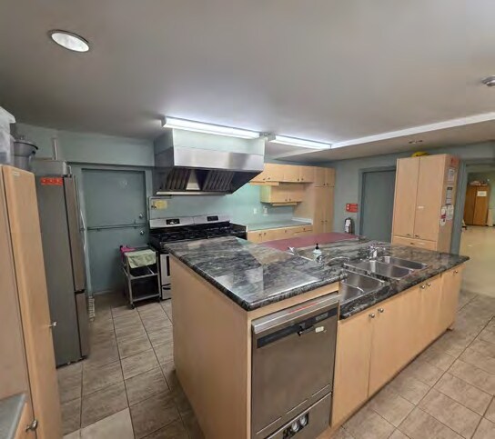 More Photos Of 151 Lakeshore Rd W, Mississauga Land For Sale