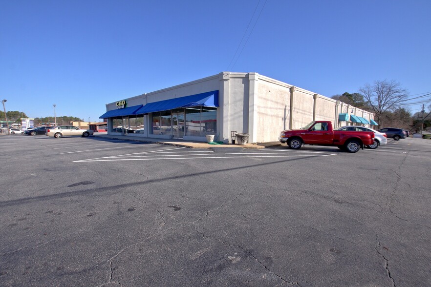 More Photos Of 365-409 Fayette Pl, Fayetteville General Retail For Lease