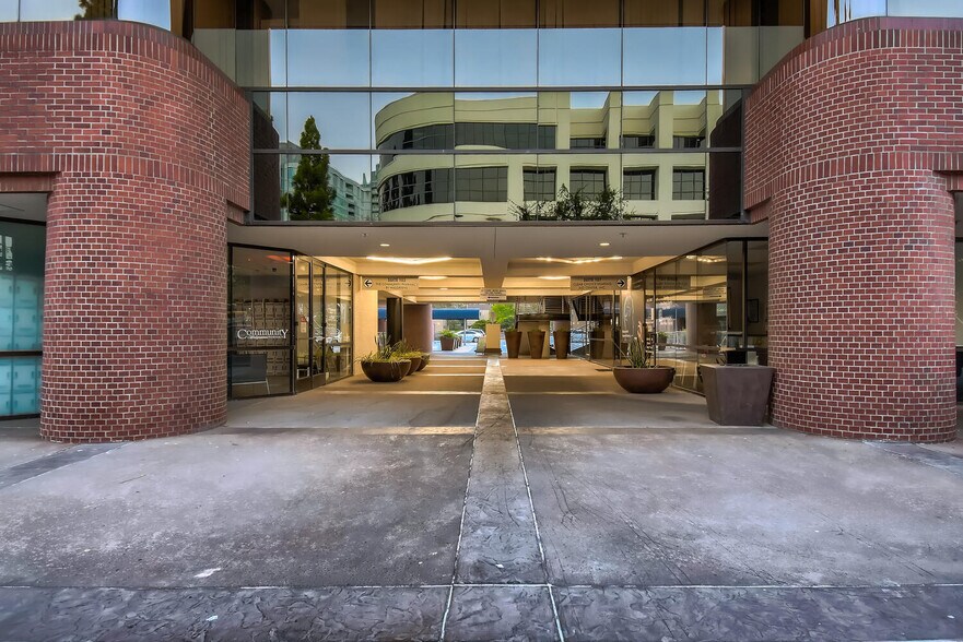 More Photos Of 4150 Regents Park Row, La Jolla Unknown For Lease