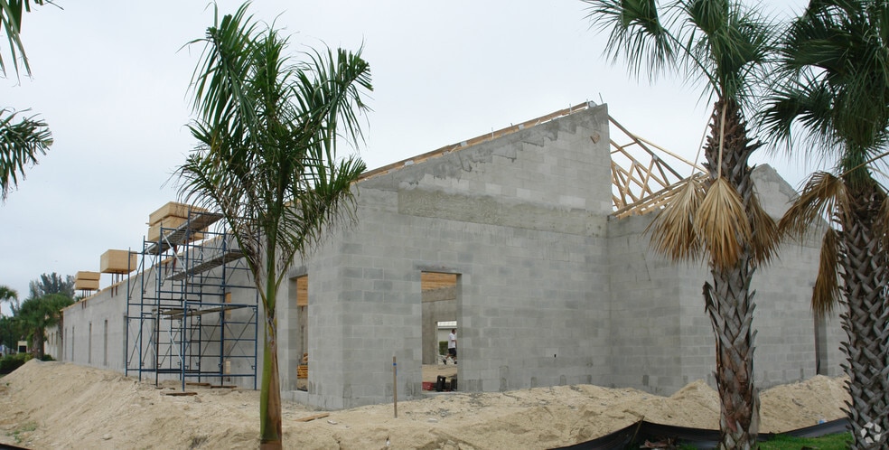 More Photos Of 15730 New Hampshire Ct, Fort Myers Medical For Lease