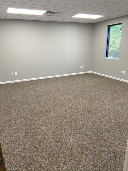 More Photos Of 4525 Trousdale Dr, Nashville Office For Sale