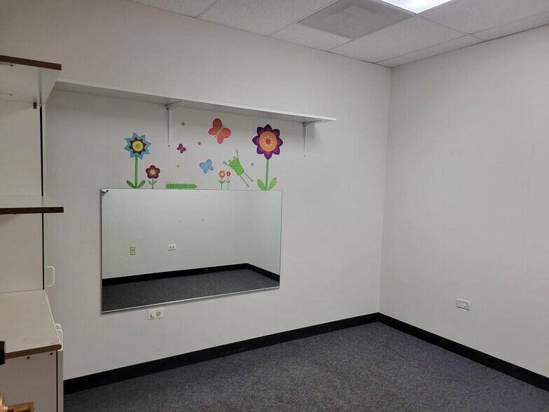More Photos Of 3105 N Wilke Rd, Arlington Heights Medical For Lease