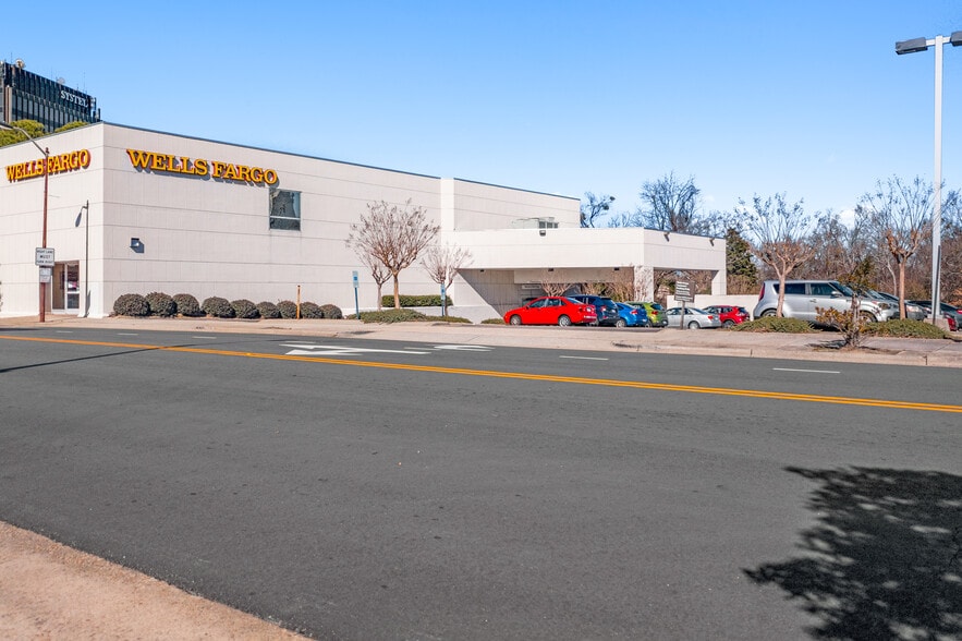 More Photos Of 200 Green St, Fayetteville Storefront Retail Office For Sale