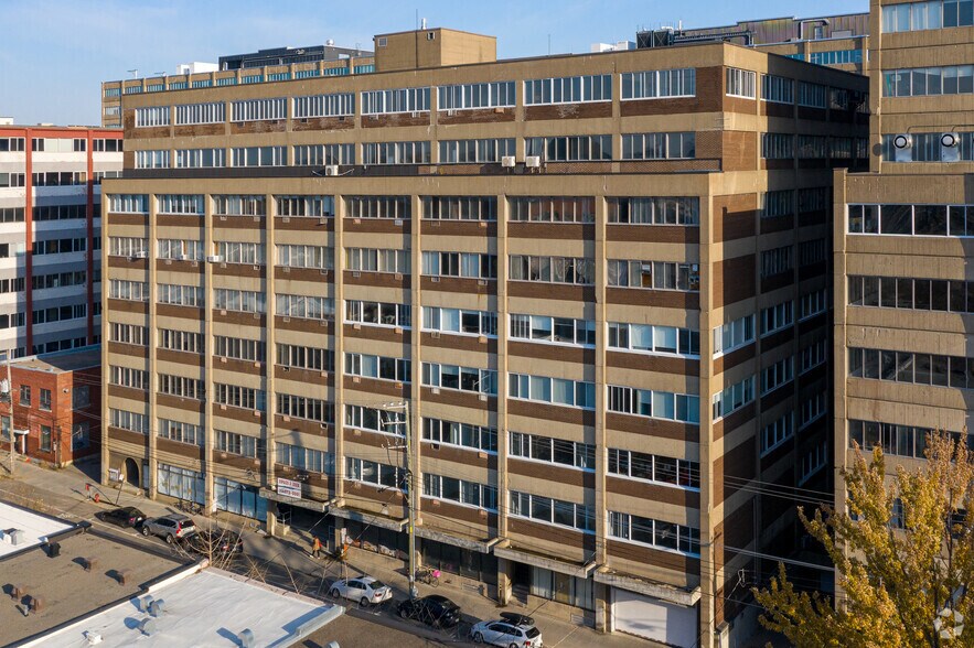 Primary Photo Of 5425 Av Casgrain, Montréal Loft Creative Space For Lease