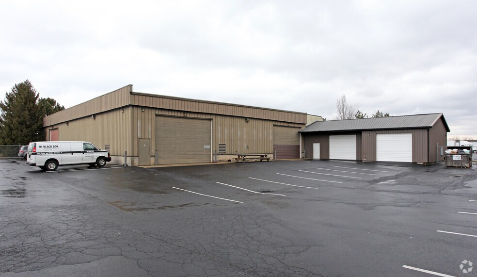 More Photos Of 255 Enterprise Dr, Lewis Center Warehouse For Lease