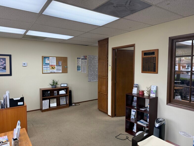 More Photos Of 484 Mobil Ave, Camarillo Office For Sale