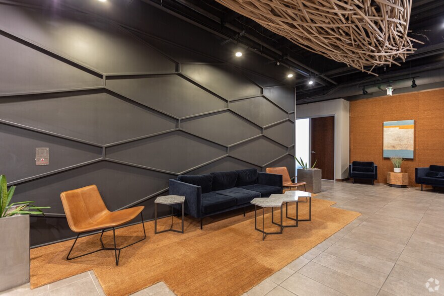 More Photos Of 2901 W Bluegrass Blvd, Lehi Office For Lease