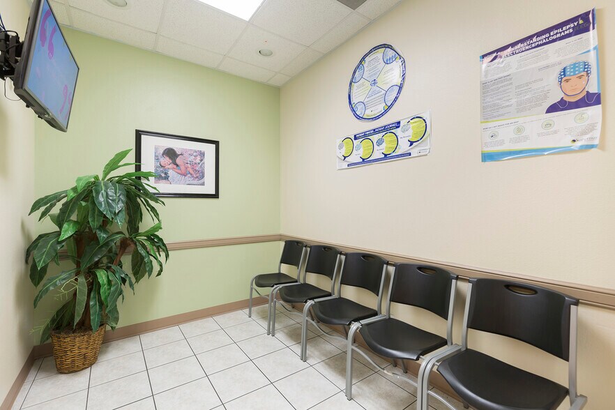 More Photos Of 110 E Savannah Ave, McAllen Medical For Sale
