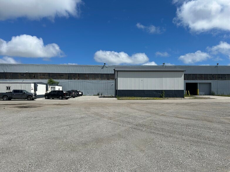 More Photos Of 141 141st St, Hammond Warehouse For Lease