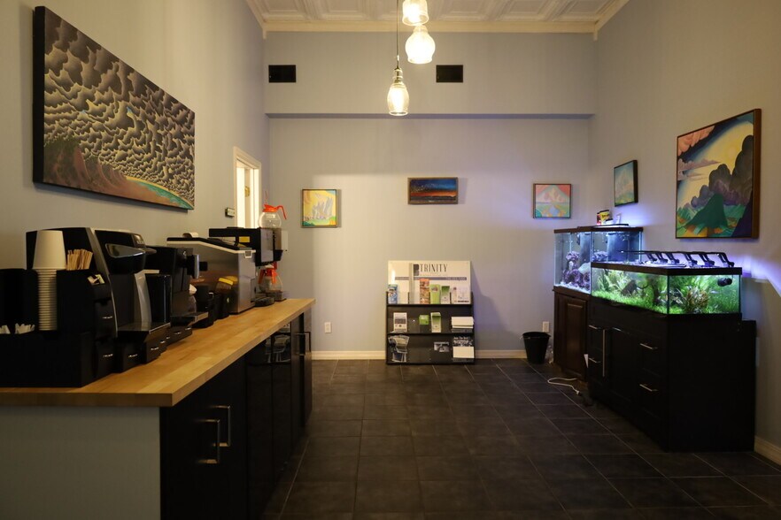 More Photos Of 613 Chillicothe St, Portsmouth Storefront Retail Office For Lease