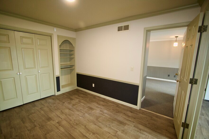 More Photos Of 123 N Jackson St, Janesville Office For Sale