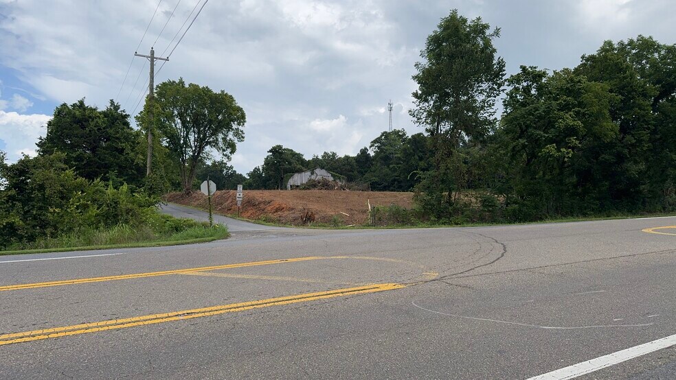 More Photos Of I-40 Exit 415, Dandridge Land For Lease