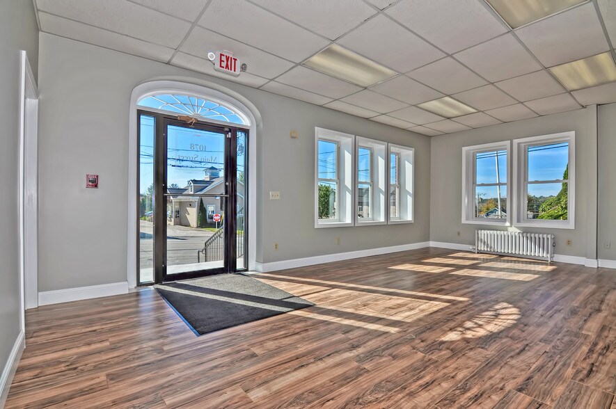 More Photos Of 1078 Main St, Leicester Coworking Space