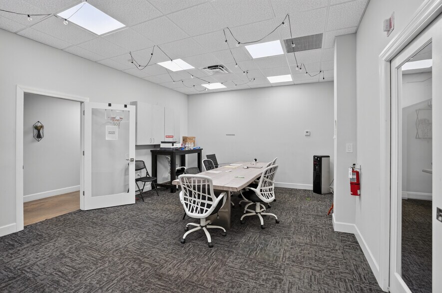 More Photos Of 945 W 15th St, Riviera Beach Warehouse For Sale