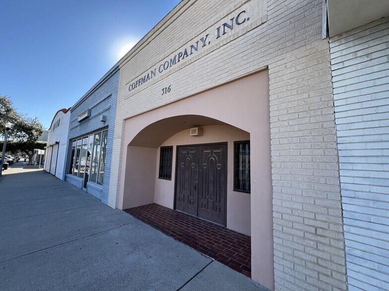 More Photos Of 516-518 S Broadway St, McAllen Office For Sale
