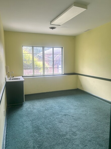 More Photos Of , Fairburn Unknown For Sale