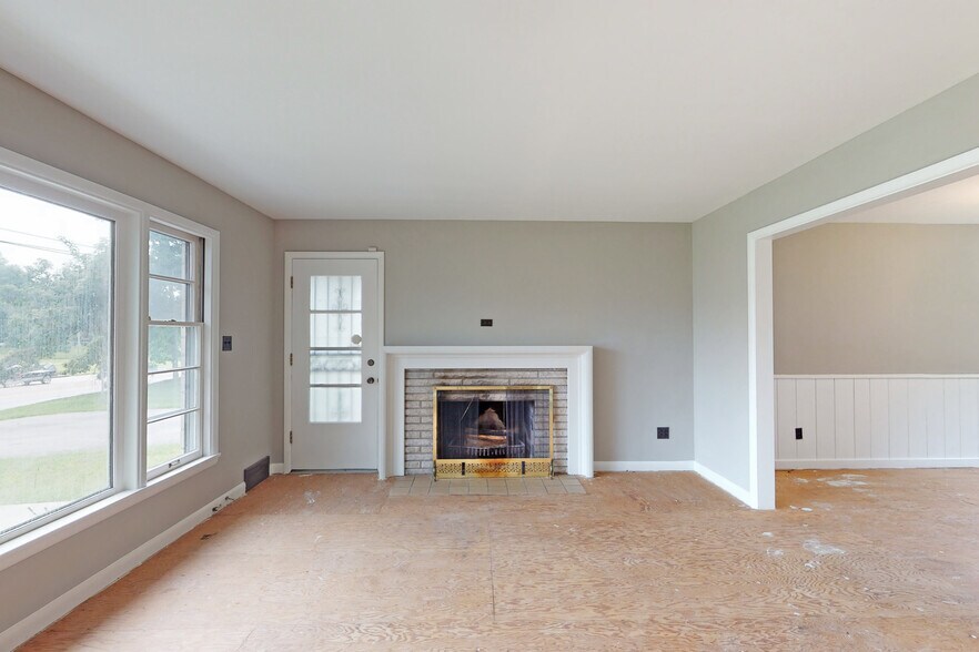 More Photos Of 9212 Preston Hwy, Louisville Office For Sale