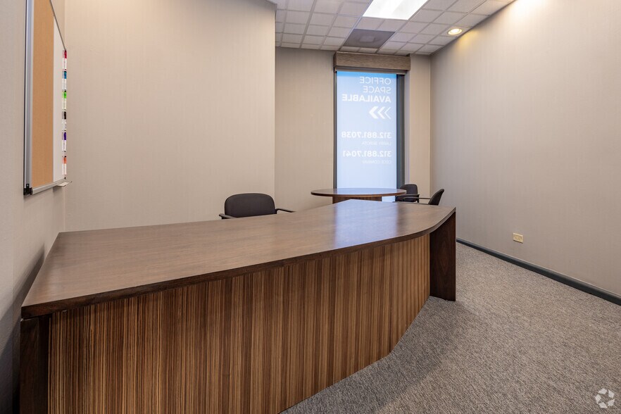 More Photos Of 445 N LaSalle St, Chicago Office For Sale