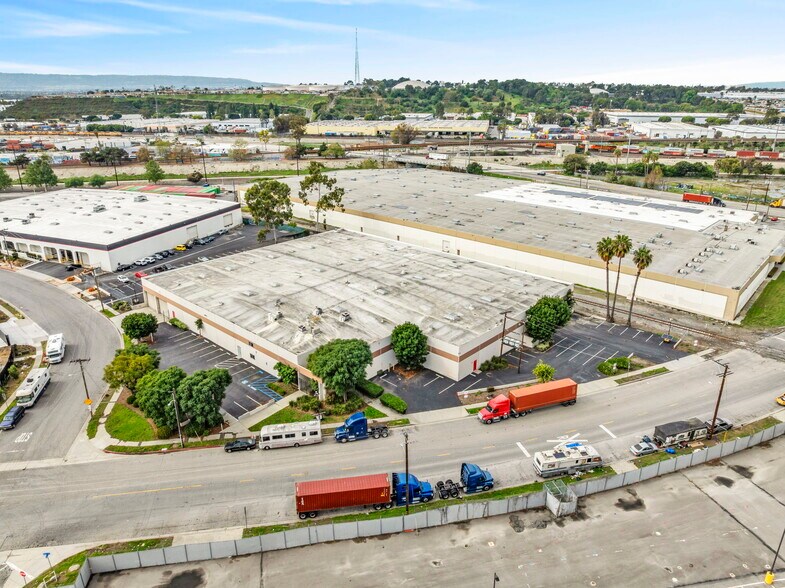 More Photos Of 18737 S Reyes Ave, East Rancho Dominguez Distribution For Sale