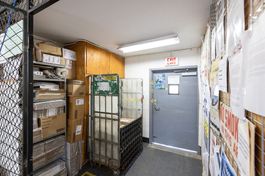 More Photos Of 96 N Main St, Dufur Post Office For Sale