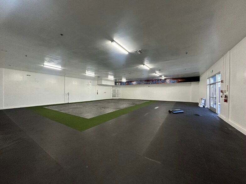 More Photos Of 509-523 E Rosecrans Ave, Compton Storefront Retail Office For Lease