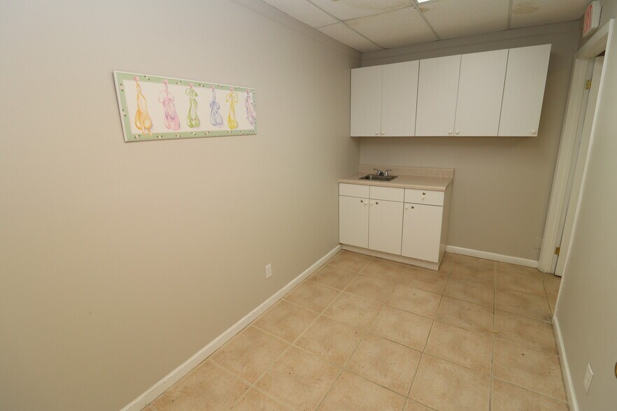 More Photos Of 6731-6755 Sunset Strip, Sunrise Unknown For Lease
