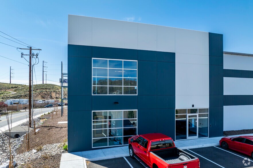 More Photos Of 875 Panther Dr, Reno Distribution For Sale