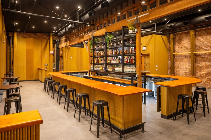 More Photos Of 1948 E 7th St, Los Angeles Bar For Lease