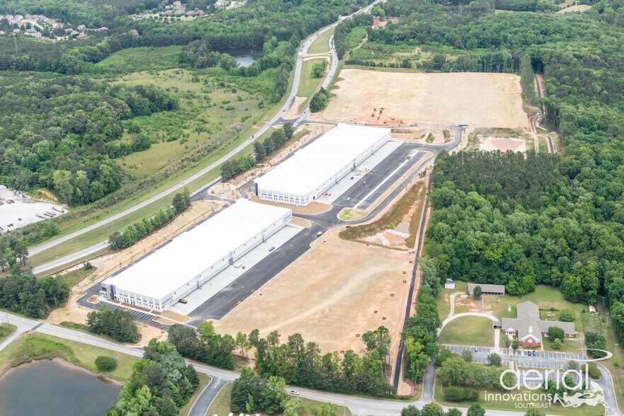 More Photos Of Greenway Commerce Center, Tyrone Unknown For Lease