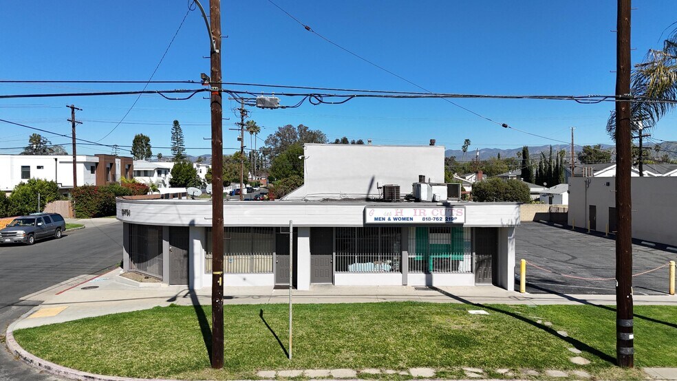 More Photos Of 10761 Burbank Blvd, North Hollywood Storefront Retail Residential For Sale