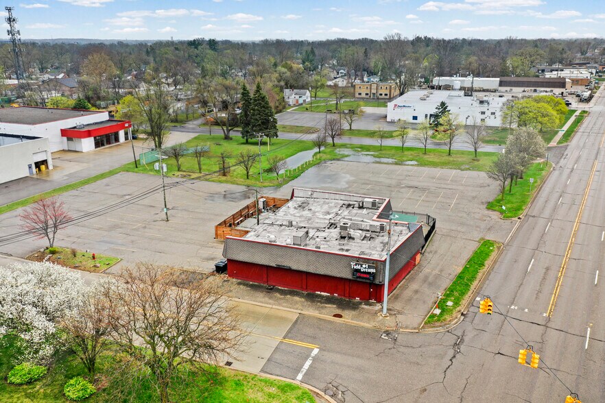 More Photos Of 1090 Rochester Rd, Troy Restaurant For Sale