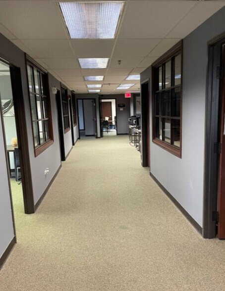 More Photos Of 2560 Foxfield Rd, St Charles Office For Lease