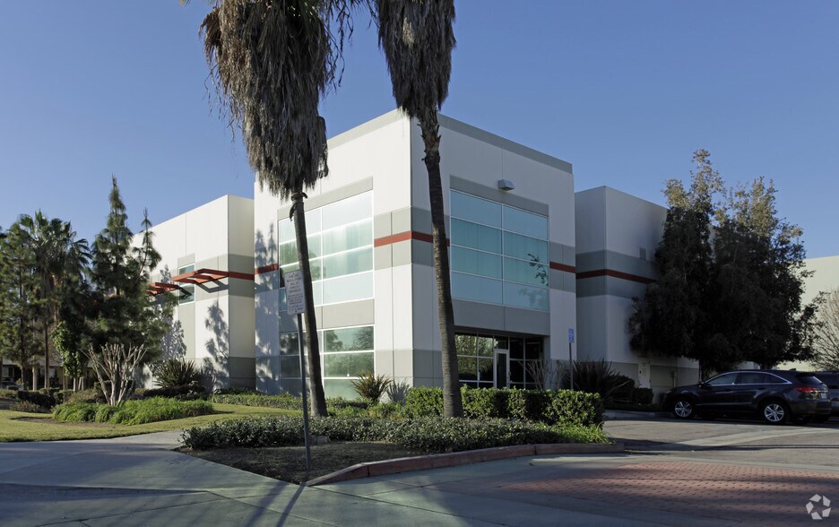 Primary Photo Of 709 E Cedar St, Ontario Warehouse For Lease