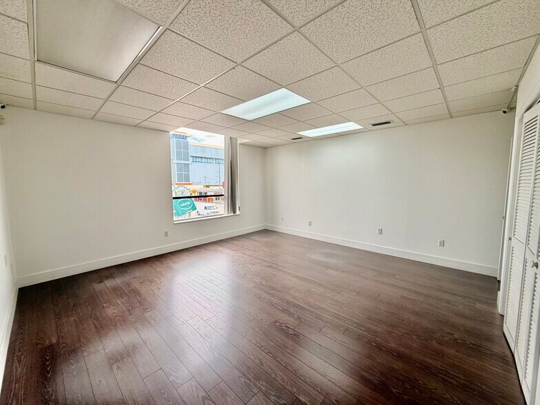 More Photos Of 3090 SW 8th St, Miami Freestanding For Lease