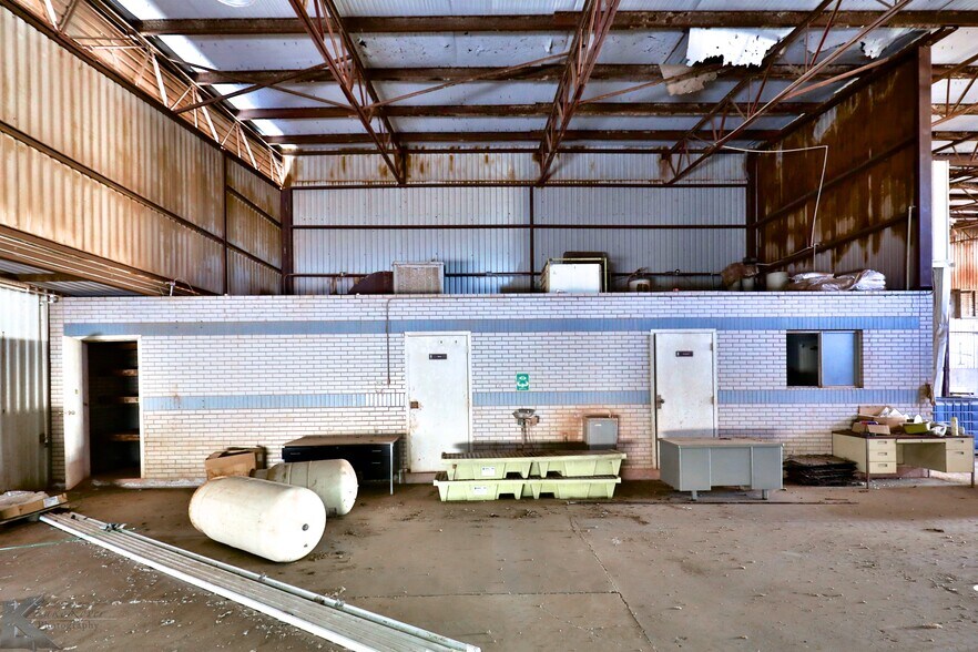 More Photos Of 3097 Brick Plant Rd, Snyder Manufacturing For Sale